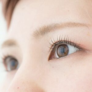 ラッシュリフトで雨の日でも最高に可愛い目元に！