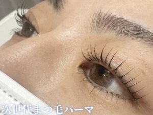 ダメージレスまつ毛パーマで上向きまつ毛になりましょう♪